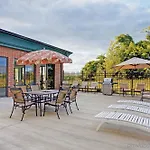 Holiday Inn Express & Suites Dyersburg By Ihg 