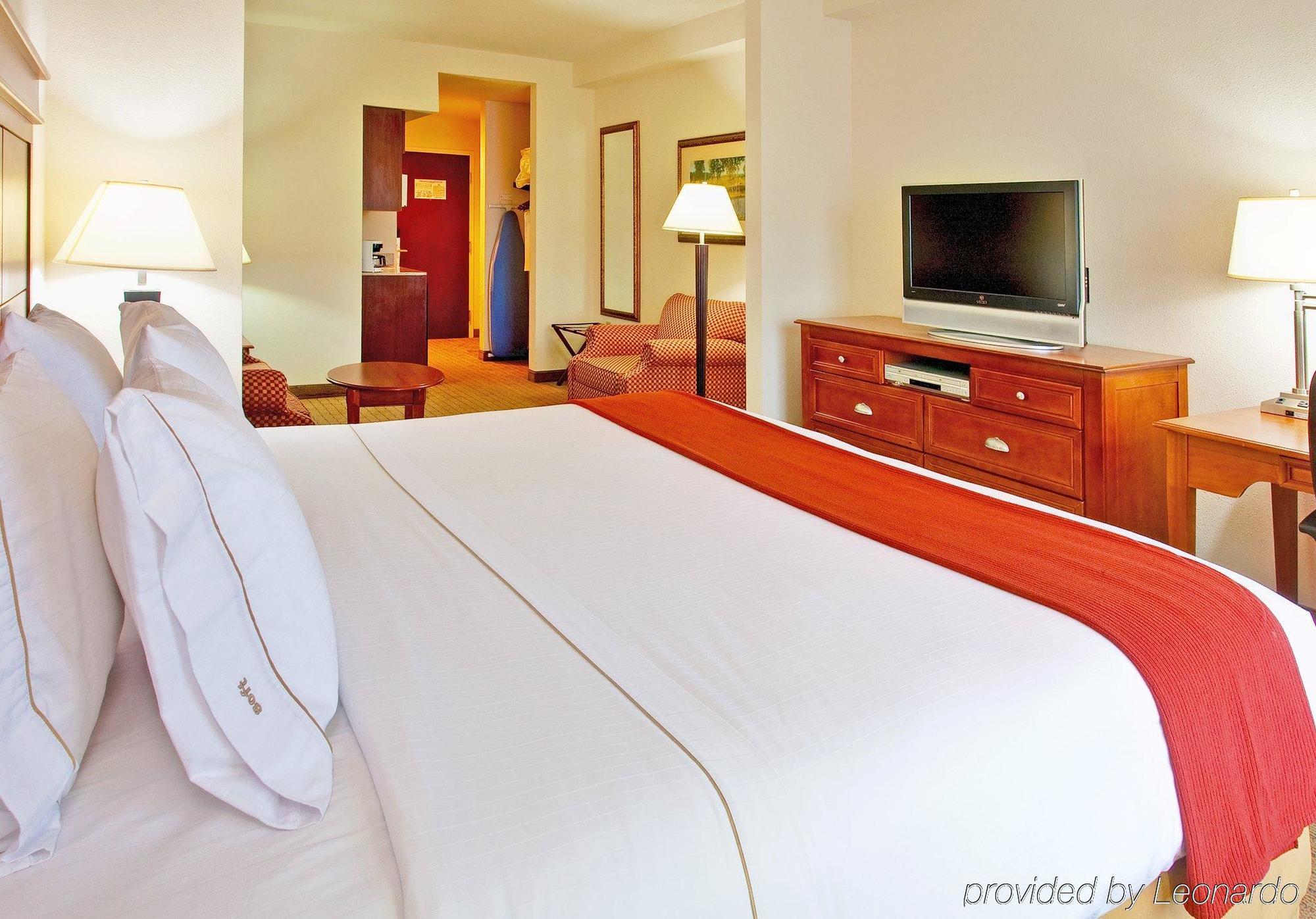 Express & By Ihg Hotel Dyersburg