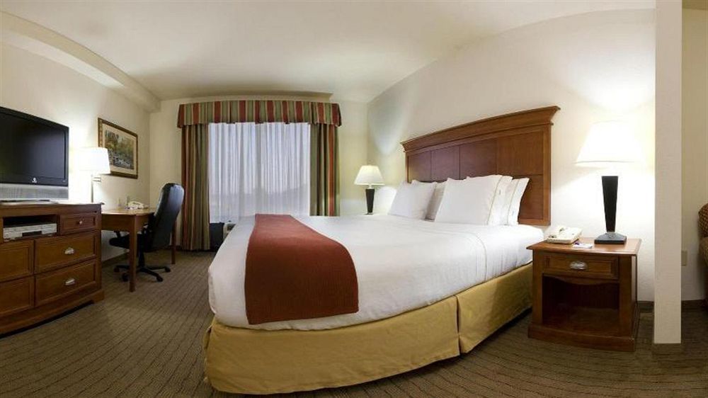 Hotel Express & By Ihg