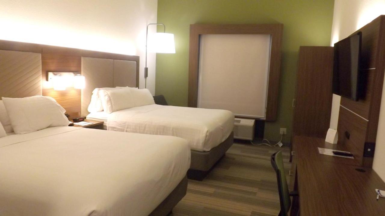 Holiday Express & By Ihg