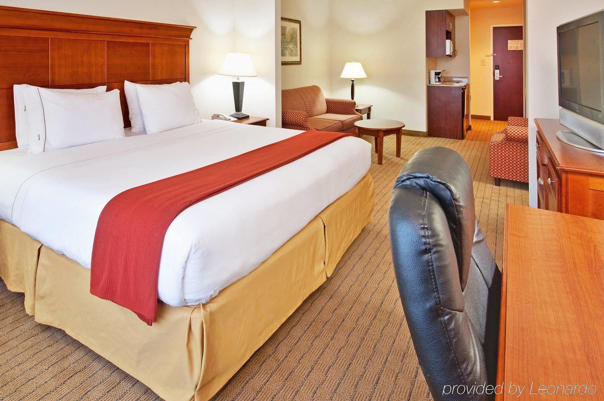 Holiday Express & By Ihg Hotel 2*